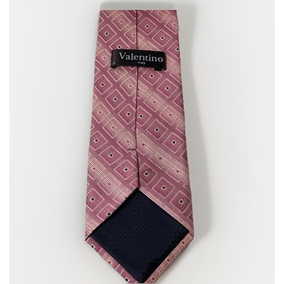 Valentino Italy Men’s Silk Tie Pink Geometric Pattern – Classic Vintage Style - Picture 3 of 6